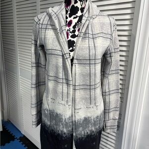 Cuddl Duds Black and Gray Sweater